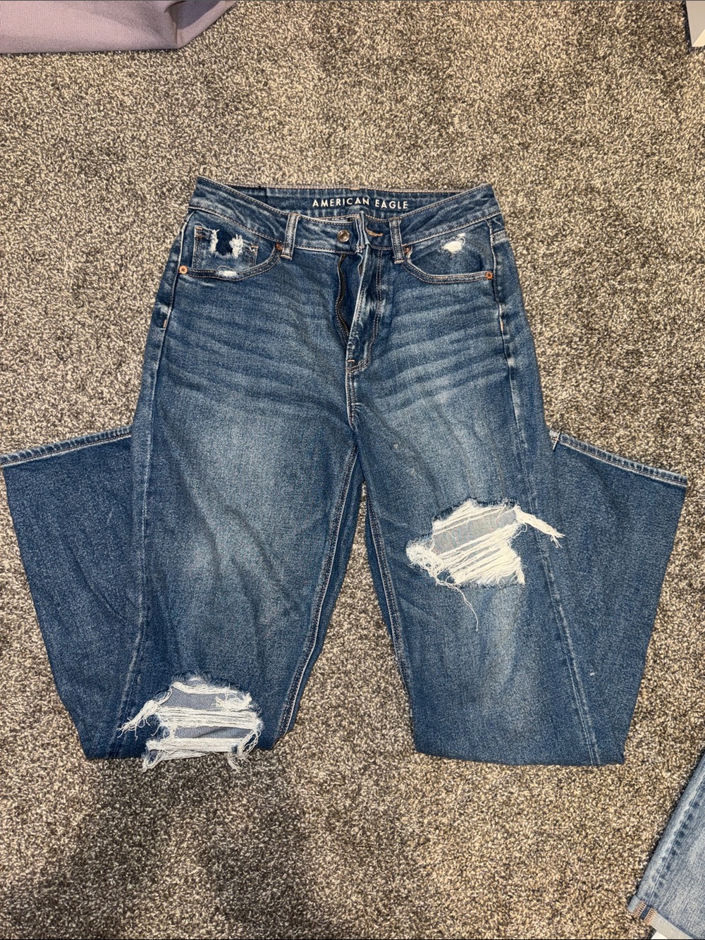 American Eagle Outfitters mom straight jeans